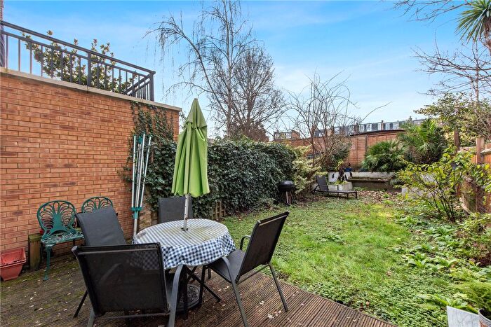 2 Bedroom Flat To Rent In Albion Road, London, N16