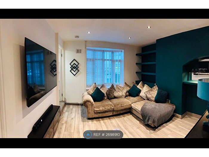 2 Bedroom End Terrace House To Rent In Capstone Road, Bromley, BR1