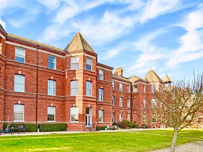 2 Bedroom Flat To Rent In Greenwood House, Sherren Avenue, Charlton Down, DT2