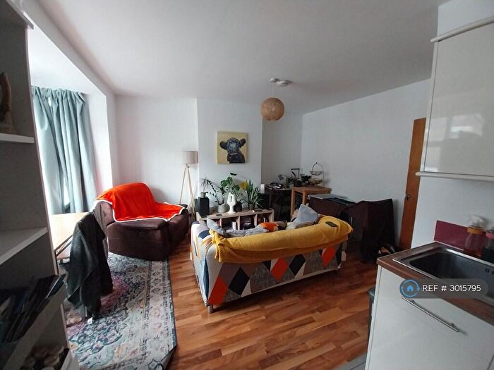 3 Bedroom Flat To Rent In Eade Road, London, N4