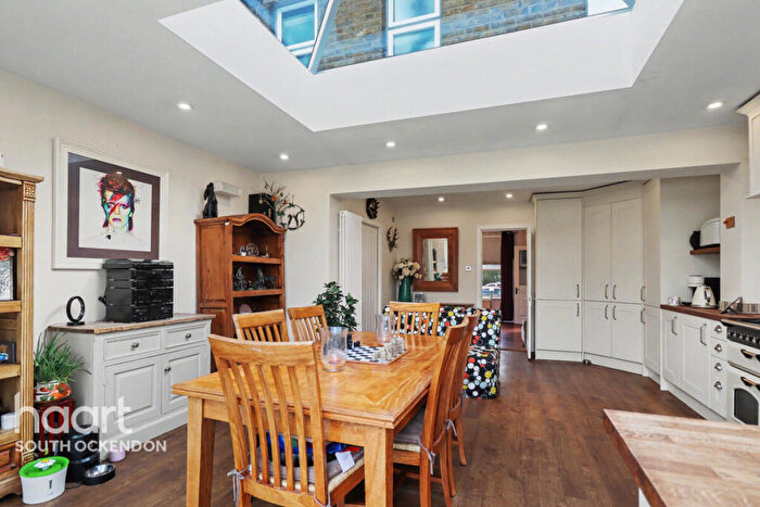 2 Bedroom Semi Detached House For Sale In Hall Road, Aveley, RM15