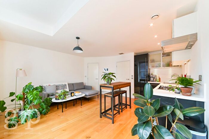 1 Bedroom Flat To Rent In Great Marlborough Street, Soho, W1F