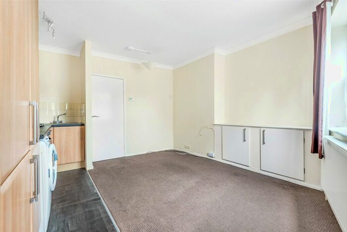 1 Bedroom Flat To Rent In Quarry Road, Tunbridge Wells, Kent TN1