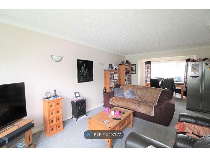 5 Bedroom Bungalow To Rent In Lawn Lane, Hemel Hempstead, HP3