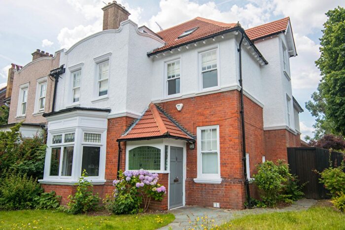 6 Bedroom Detached House To Rent In Gloucester Road, Teddington, TW11