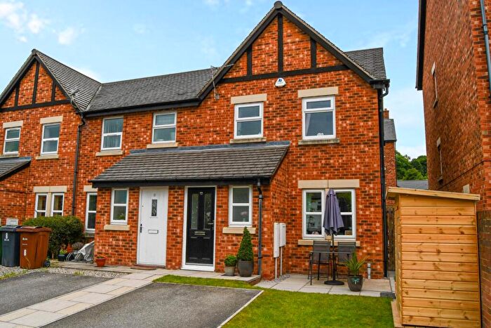 3 Bedroom End Of Terrace House For Sale In Latimer Close, Guiseley, Leeds, LS20
