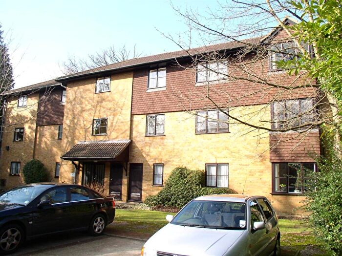2 Bedroom Apartment To Rent In Collingwood Place, Walton On Thames, Surrey, KT12
