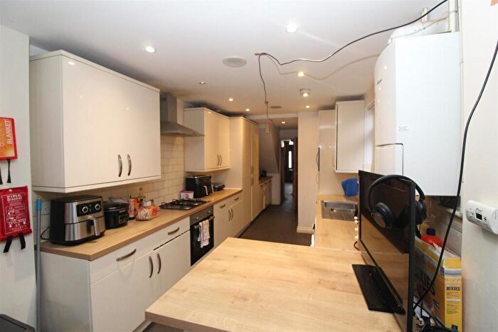 7 Bedroom House To Rent In Minister Street, Cathays, Cardiff, CF24