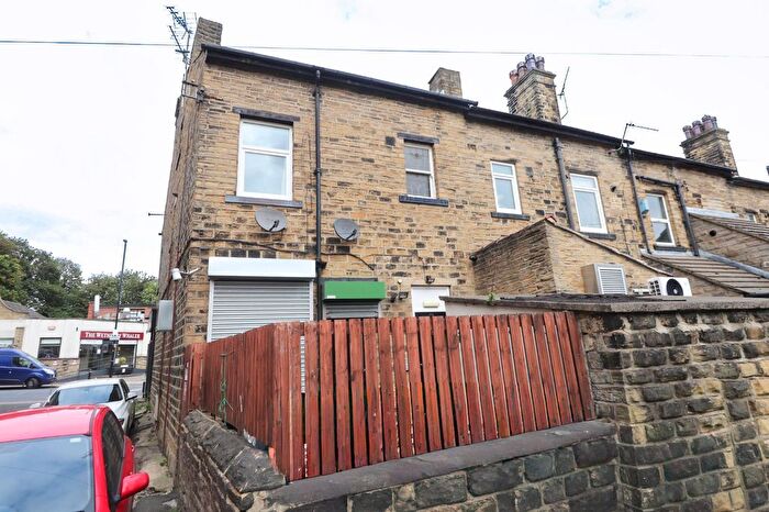 2 Bedroom Flat To Rent In Lowtown, Pudsey, West Yorkshire, LS28