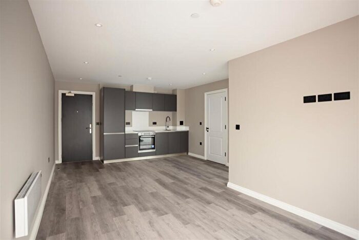 1 Bedroom Apartment To Rent In Flat, Springwell Gardens, Leeds City Centre, LS12