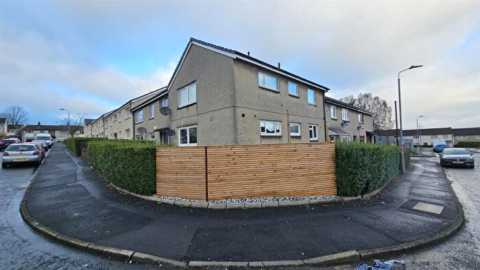 2 Bedroom Flat To Rent In Hillview Road, Bridge Of Weir, PA11