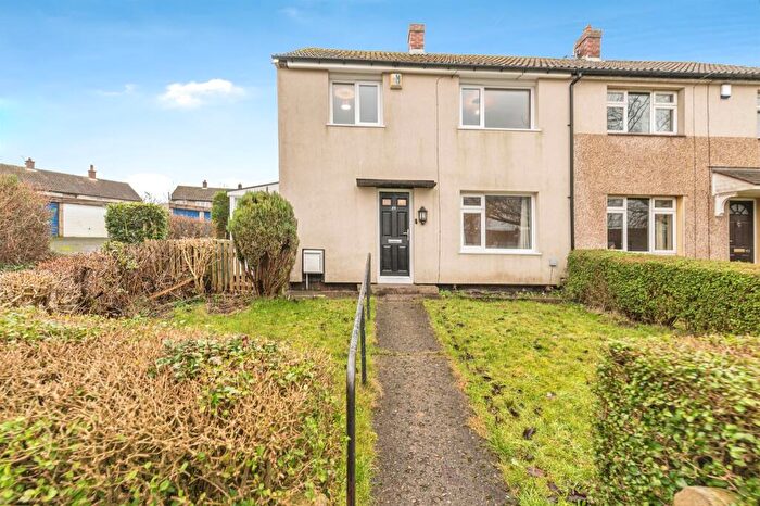 3 Bedroom Semi Detached House For Sale In Cromarty Avenue, Huddersfield, HD4