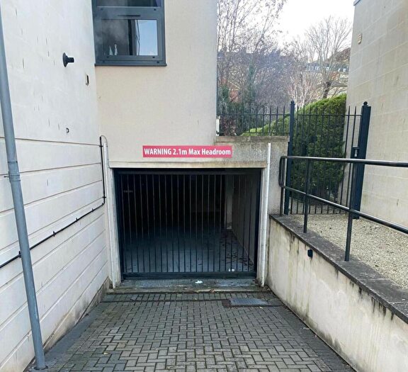 Garage / Parking To Rent In Underground Parking Space - St Johns Road, Bath, BA2