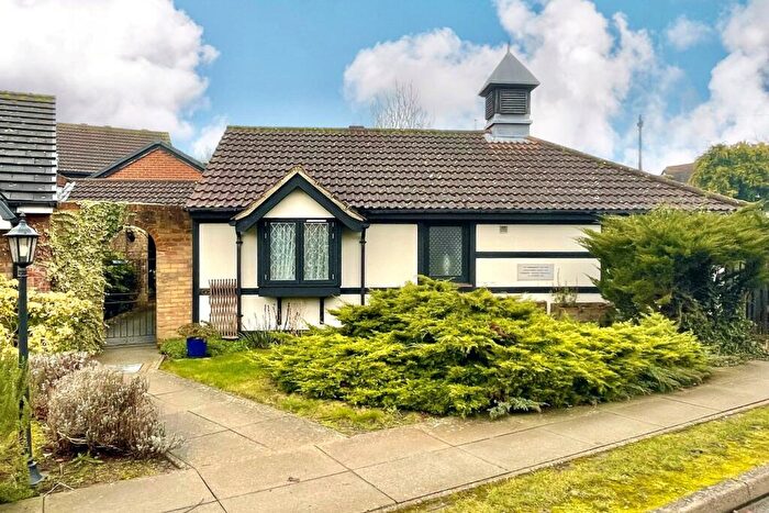 2 Bedroom Retirement Property For Sale In Orchard Lea, High Wych, Sawbridgeworth, CM21