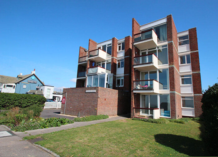 2 Bedroom Flat To Rent In Waters Edge, Marine Parade East, Lee-on-Solent, Hampshire, PO13