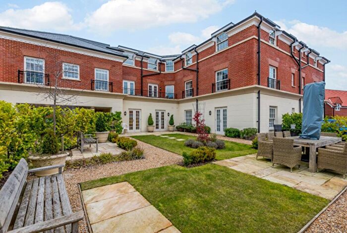 2 Bedroom Apartment For Sale In Fleur De Lis, Hartley Wintney, RG27
