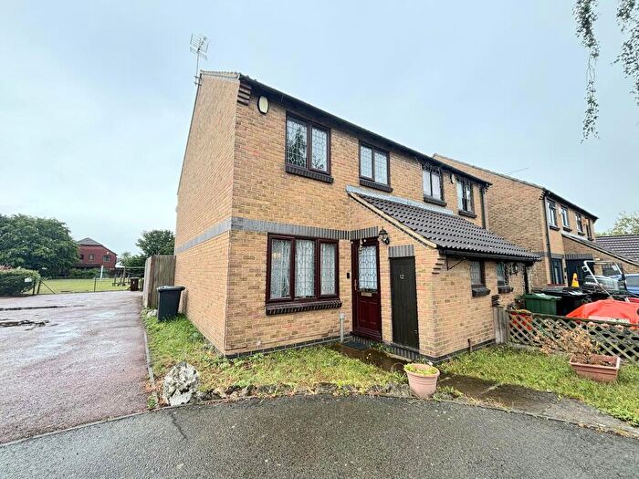 3 Bedroom End Of Terrace House To Rent In Whites Close, Greenhithe, DA9