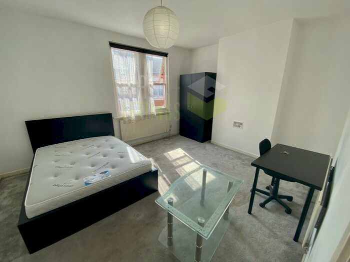 4 Bedroom Terraced House To Rent In Avon Street, Highfields, LE2