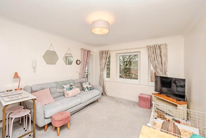 2 Bedroom Flat For Sale In The Grove, Dorchester, DT1
