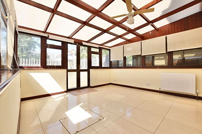 2 Bedroom Flat To Rent In Tudor Road, Upton Park, E6
