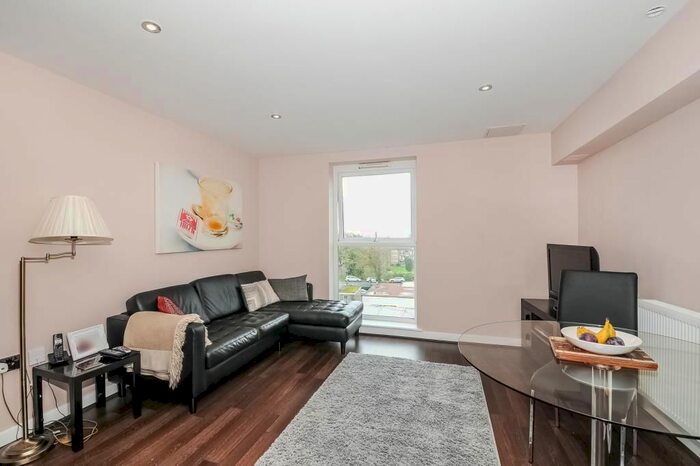 1 Bedroom Flat To Rent In Mono Lane, Feltham, TW13
