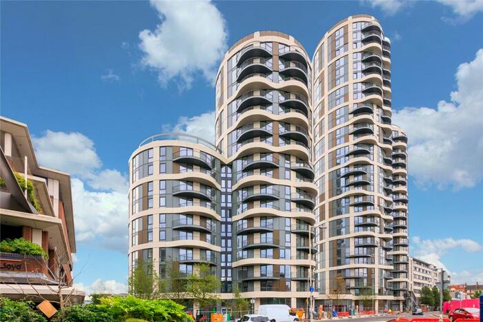 2 Bedroom Apartment To Rent In Cambridge Road, Barking, Essex, IG11