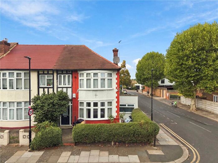 3 Bedroom End Of Terrace House To Rent In Wilmot Road, London, N17