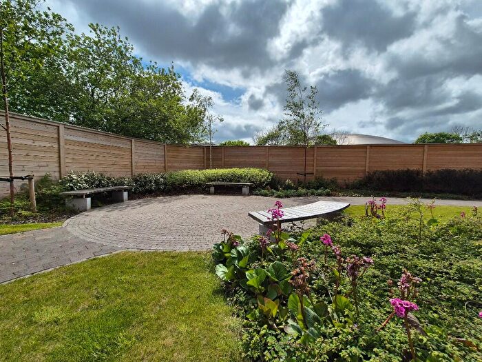 2 Bedroom Apartment To Rent In Minerva Square, Glasgow, G3