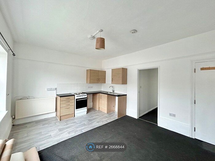 2 Bedroom Flat To Rent In Alma Road, Sheerness, ME12
