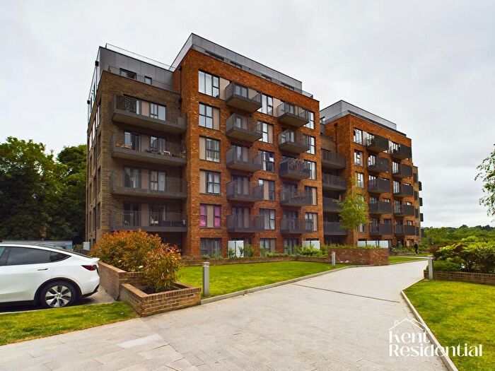 2 Bedroom Apartment To Rent In Mill Wood, Claribel Court Mill Wood, ME14