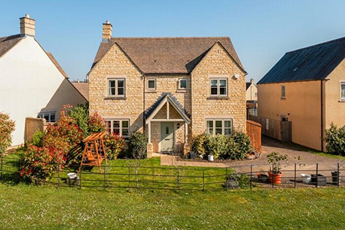 4 Bedroom Detached House For Sale In Honeybone Close, Fairford, GL7