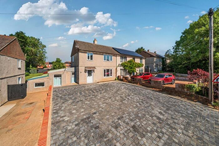 3 Bedroom Semi-Detached House To Rent In Green Lane St. Albans, AL3