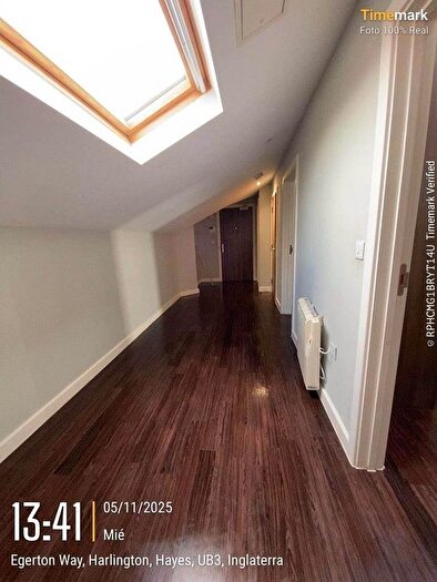 2 Bedroom Flat To Rent In Axis House, Uxbridge, London, UB3