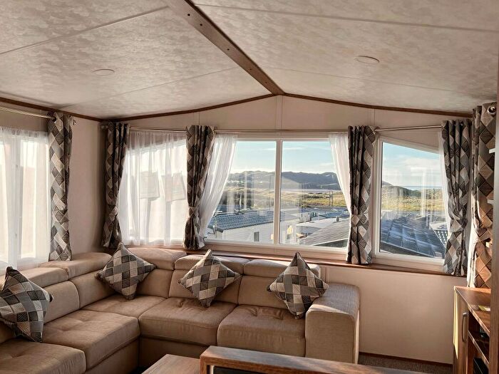 2 Bedroom Caravan For Sale In Llanmadoc, Gower, SA3