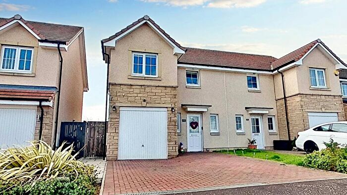 3 Bedroom Semi-Detached House For Sale In Poynters Road, Broxburn, EH52