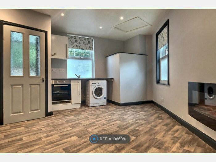 Studio To Rent In Flanshaw Lane, Wakefield, WF2