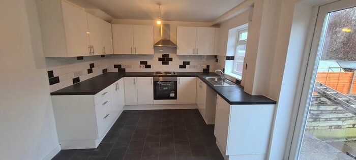 3 Bedroom Semi-Detached House To Rent In Central Avenue, Atherton, M46