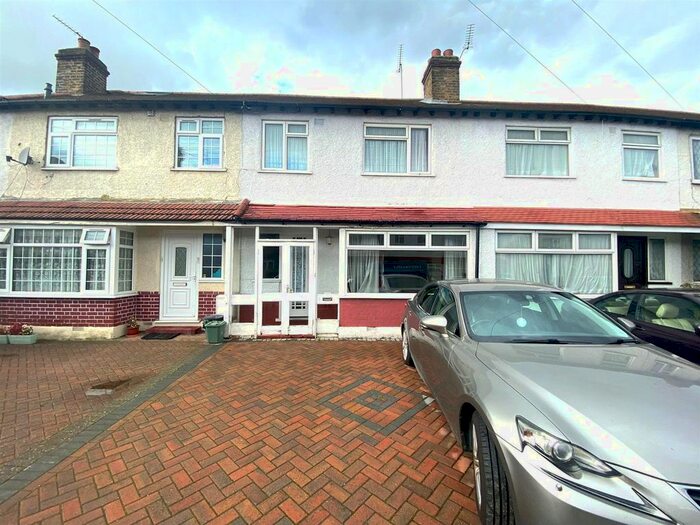 3 Bedroom Terraced House To Rent In Westbourne Road, Hillingdon, UB8