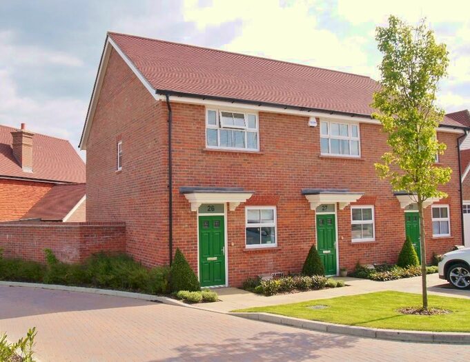 2 Bedroom End Of Terrace House To Rent In Scholars Walk, Horsham, RH12