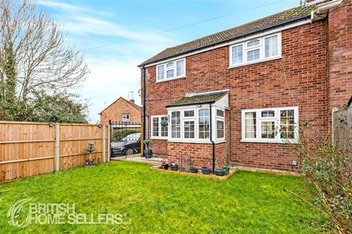 2 Bedroom Semi Detached House For Sale In Lulworth Road, Reading, Berkshire, RG2