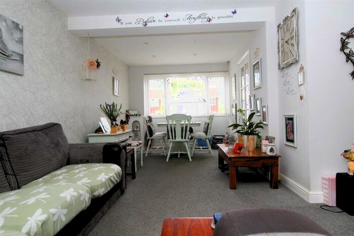3 Bedroom End Of Terrace House For Sale In Camden Road, Broadstairs, CT10