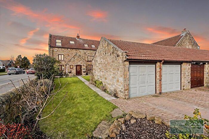 4 Bedroom Terraced House For Sale In Moor Lane South, Ravenfield, Rotherham, S65