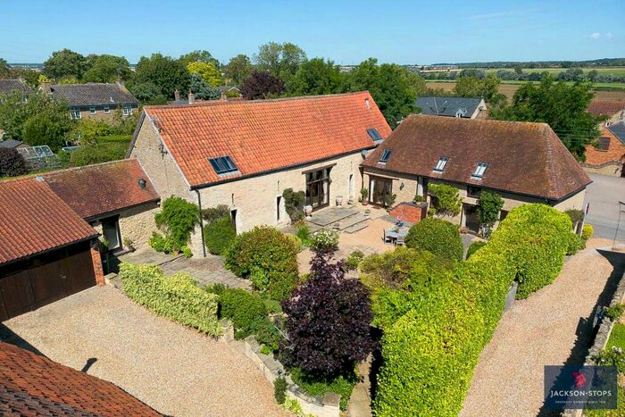 5 Bedroom Detached House For Sale In Clifton Road, Newton Blossomville, Buckinghamshire, MK43