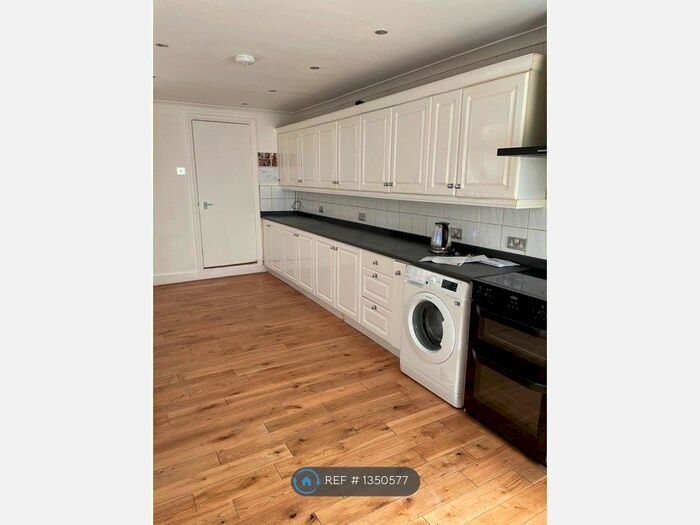 4 Bedroom Terraced House To Rent In Glebe Road, London, N3