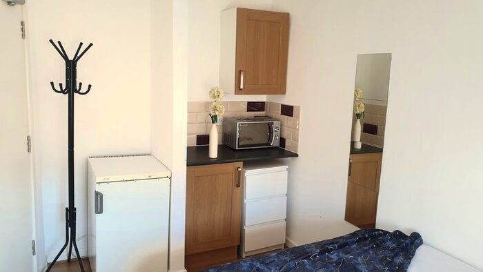 Studio To Rent In Lower High Street, Wednesbury, WS10