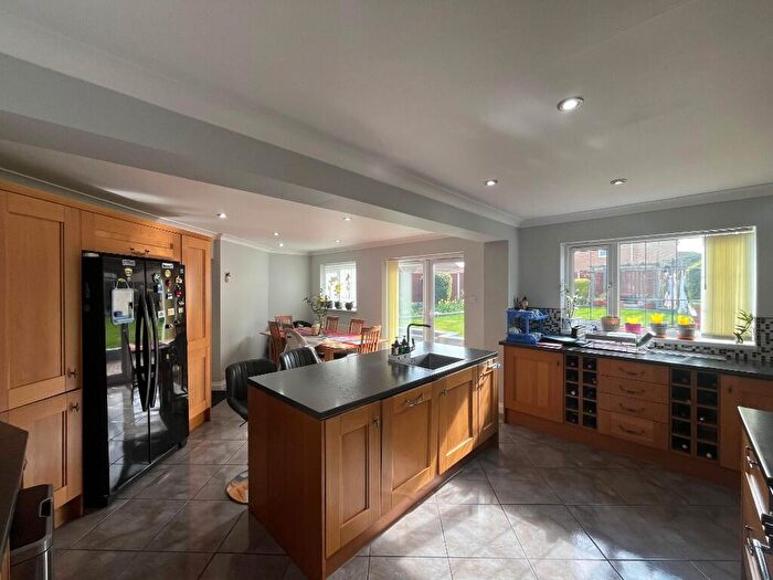 4 Bedroom Semi-Detached House To Rent In Wynndale Close, Swindon, Wiltshire, SN3