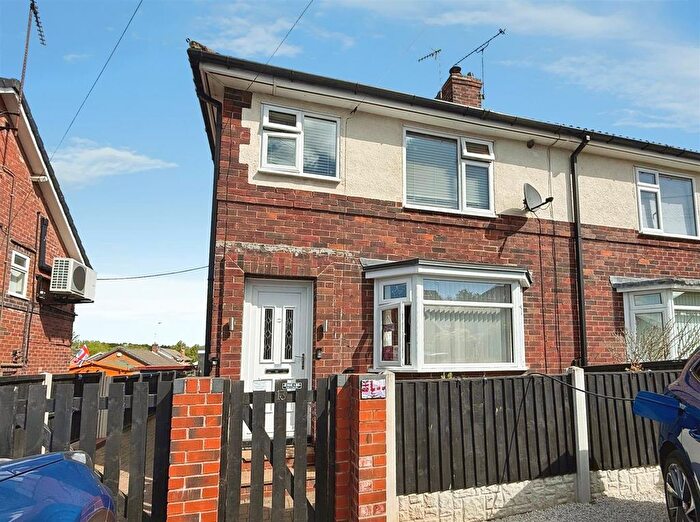 3 Bedroom Semi-Detached House For Sale In Houfton Road, Bolsover, Chesterfield, S44