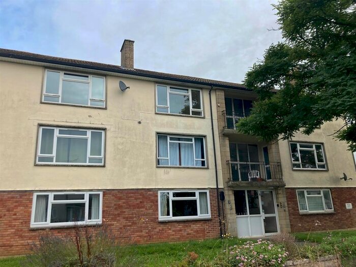 2 Bedroom Flat To Rent In Dickens Avenue, Corsham, SN13