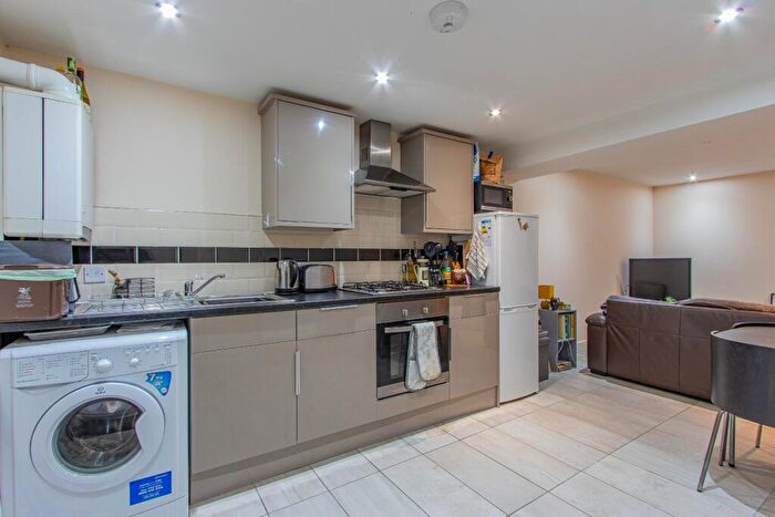 1 Bedroom Private Hall To Rent In Richmond Road, Roath, CF24