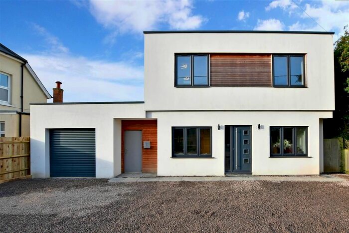 5 Bedroom Detached House For Sale In Maidstone Road, Staplehurst, Kent TN12